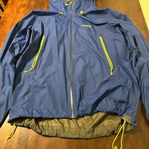 Like New Patagonia Men's Rain jacket